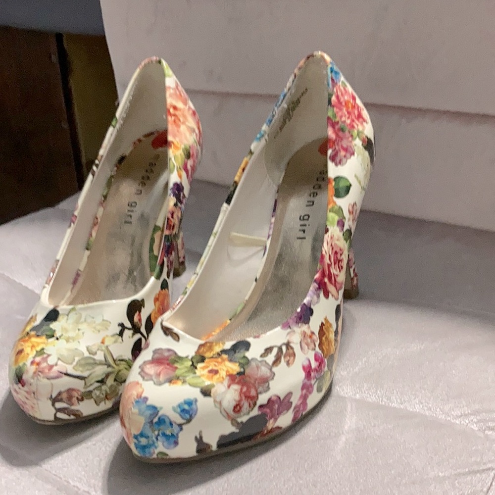 Floral pumps